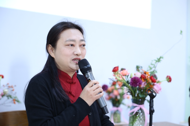 花志红 花志红
